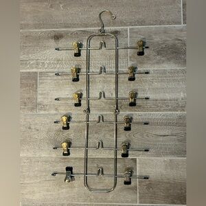 🧵Space-Saving Multi-Tier Metal Clothes Hanger with Clips – Holds 8 Items